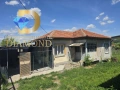 Едноетажна къща в село Бял извор, обл. Стара Загора, снимка 1