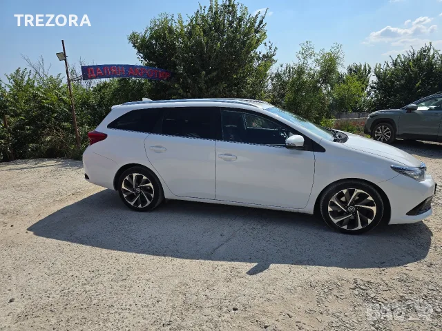 Toyota Auris 1.4 D4D-Facelift 🇮🇹, снимка 4 - Автомобили и джипове - 55606265