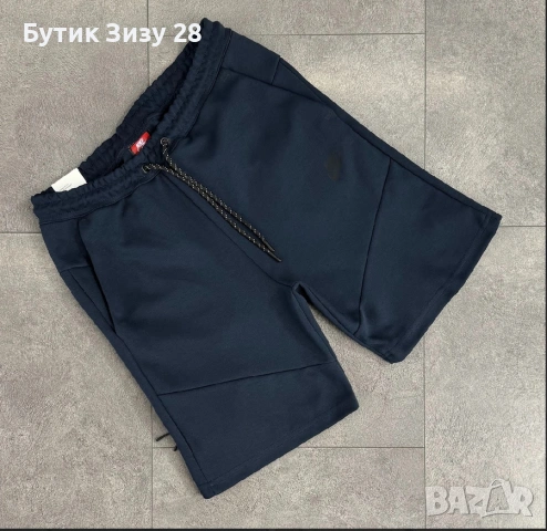 Детски къси панталони Nike Tech Fleece, 10 до 17г, снимка 6 - Детски къси панталони - 54840548