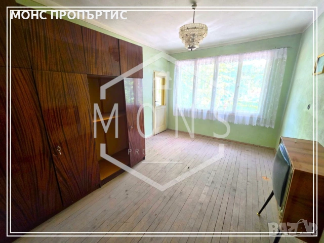 Триетажна къща тип кооперация с двор и гаражи за продажба в гр. Севлиево, с. П. Славейков., снимка 9 - Къщи - 54817848