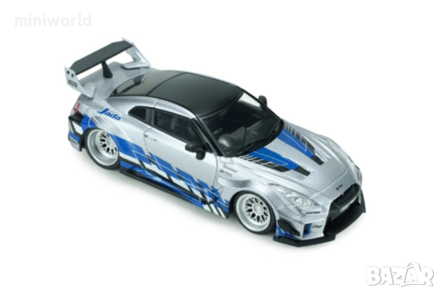 Nissan GT-R R35 Liberty Walk Silhouette 2020 - мащаб 1:43 на Solido моделът е нов в PVC дисплей-кейс, снимка 2 - Колекции - 54700384