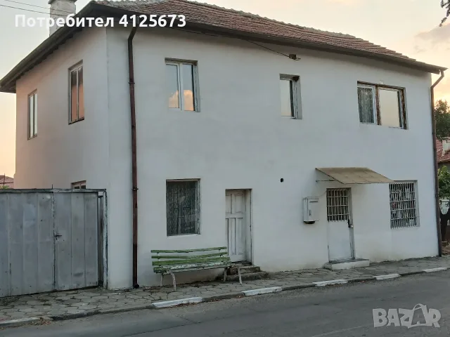 Продава се къща в с.Крайници