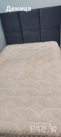 Спалня с матрак