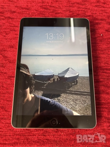  Apple iPad mini 2 (модел A1489 с Wi-Fi)  заключен