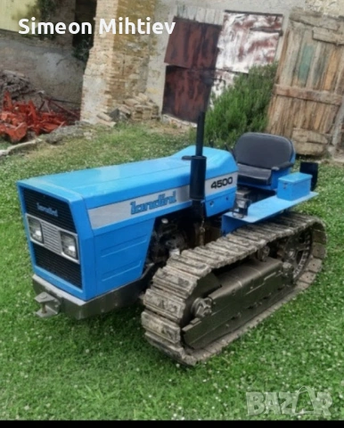 Верижен трактор 