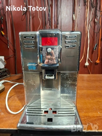 Продава се кафемашина Saeco incanto 