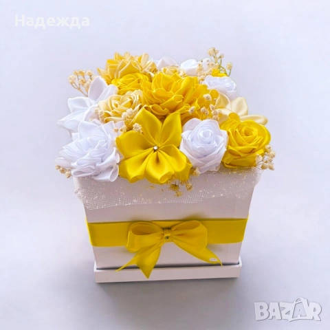 Сатенени цветя в кутия , снимка 2 - Декорация за дома - 54192784