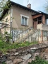 Двуетажна къща с.Вакарел, снимка 1