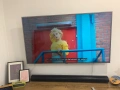 Продавам 55" Samsung UE55RU7472 (4K Smart) – Пълен фабричен комплект с кашо, снимка 1