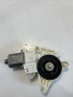 Мотор за прозорец за предна дясна врата за Mercedes W212 2.2 Cdi (2012) 0130822502, снимка 1