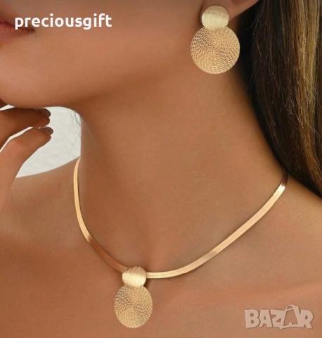 Комплект бижута - колие и обеци, снимка 2 - Бижутерийни комплекти - 54139366