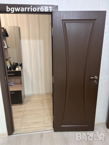 Интериорни врати + каса, брава и дръшки