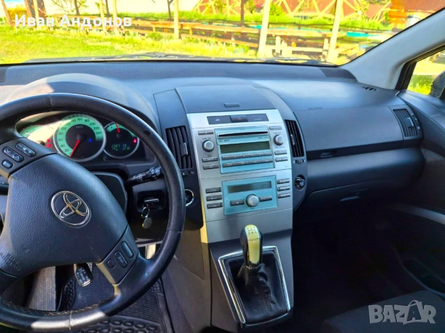 Toyota Corolla Verso 1.8i газ , снимка 9 - Автомобили и джипове - 54611148