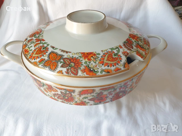 Порцеланов супник Изида