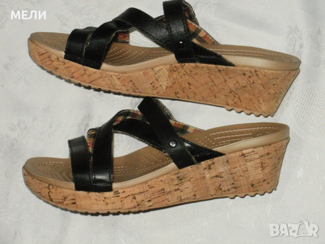 CROCS оригинални дамски нови естествена кожа 38, снимка 6 - Чехли - 54701453