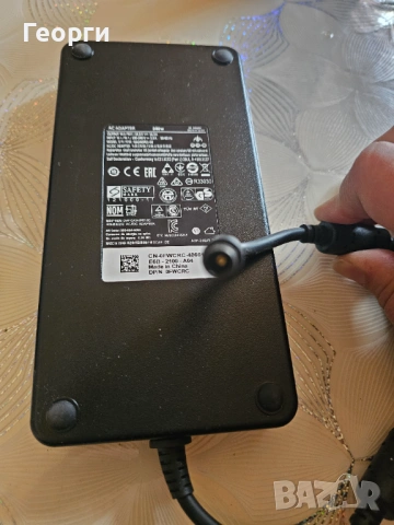 оригинално зарядно DELL 240W, снимка 2 - Кабели и адаптери - 54395190