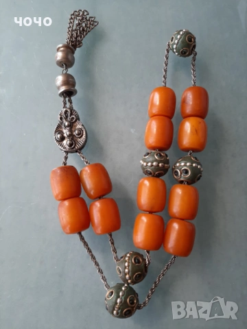 Броеница, кехлибар, сребро