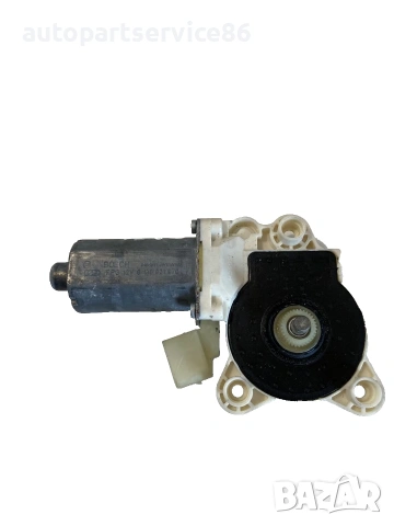 Моторче за преден ляв стъклоповдигач за Mercedes W211 E280 CDI (2007) 0130821970