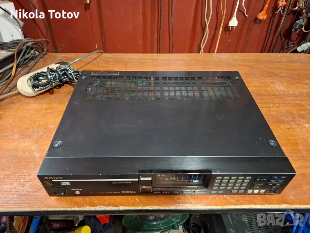 Продава се COMPACT DISC PLAYER Sony CDP-502ES., снимка 2 - Ресийвъри, усилватели, смесителни пултове - 54457795