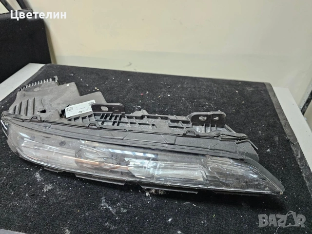 Десен фар за BMW 7 G70 desen far бмв 7 г70, снимка 2 - Части - 54487744
