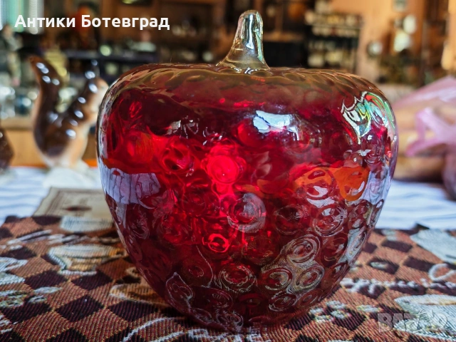Много красива стъклена Ягода , снимка 4 - Антикварни и старинни предмети - 54714072