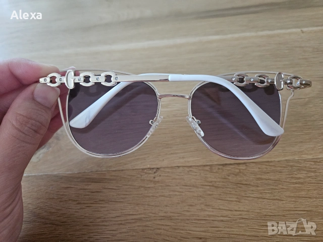 Слънчеви очила Guess , снимка 8 - Слънчеви и диоптрични очила - 55064135
