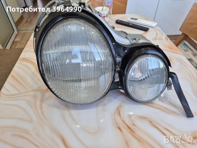 Оригинален десен фар HELLA за Мерцедес Еклас W210 преди фейстлифт. 