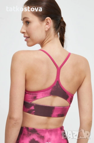 Ново REEBOK спортно бюстие р-р М, снимка 4 - Спортни екипи - 54460754