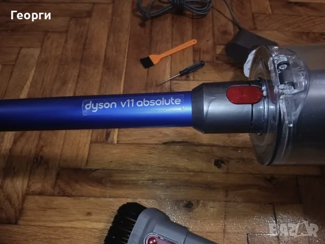 Dyson V11 безжична прахосмукачка в отлично състояние, снимка 3 - Прахосмукачки - 55478528