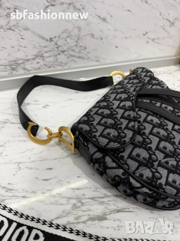 Dior Saddle чанта, снимка 4 - Чанти - 55377441