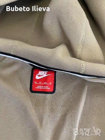 Черен и бежов суичър на Nike, снимка 2 - Суичъри - 54619325