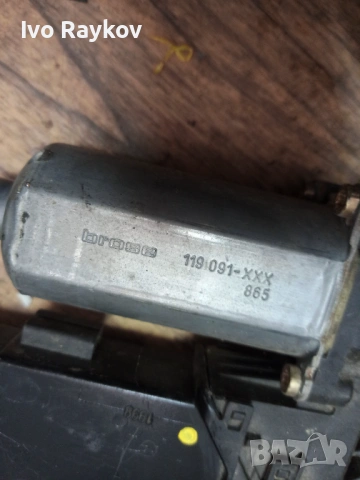 Мотор стъклоповдигач, преден ляв, VW Passat IV , 0130821695, снимка 2 - Части - 54003600