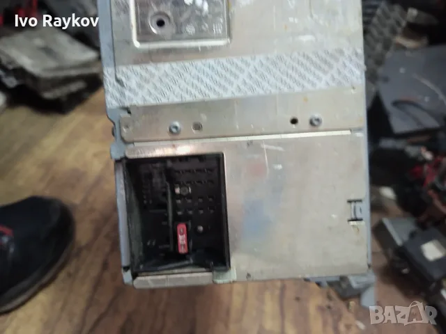  Радио CD RCD300 1K0035186G , VW Golf V 1.9 TDI , снимка 3 - Части - 55299583