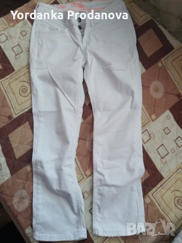 Бял дамски панталон