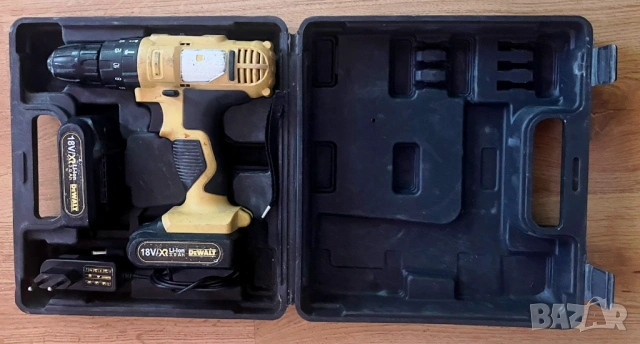 DeWALT Акумулаторен винтоверт 21V + 2 батерии + зарядно