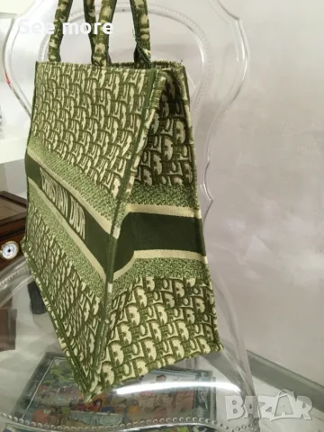 Christian Dior Large Oblique Book Tote in Green чанта, снимка 3 - Чанти - 54932294