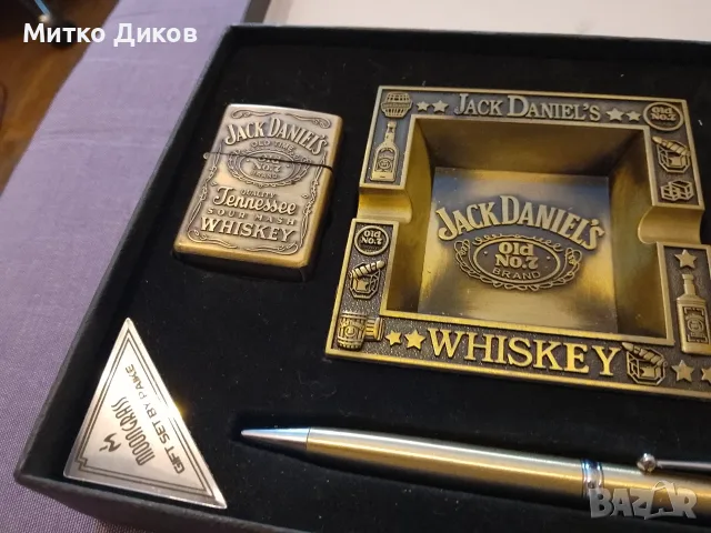 Джак Даниелс подаръчен комплект нов- пепелник,кл.държател,мет.химикалка и запалка, снимка 2 - Подаръци за мъже - 55300244
