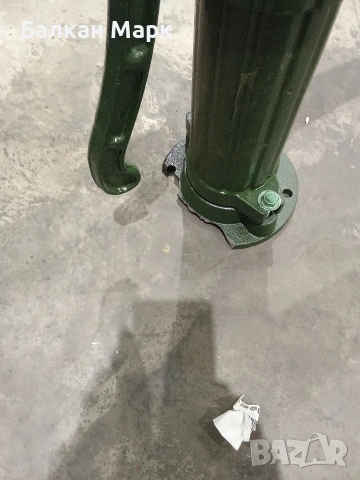 Ръчна чугунена помпа FloraWorld (68 см) – Внос от Германия, снимка 3 - Напояване - 54058262