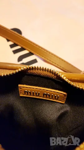 Дамска чанта Miu Miu малка, снимка 4 - Чанти - 55437432