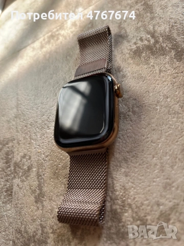 Apple Watch Series 10 GPS + Cellular 42 mm – Gold Titanium с Milanese Loop каишка, снимка 3 - Смарт гривни - 54932144