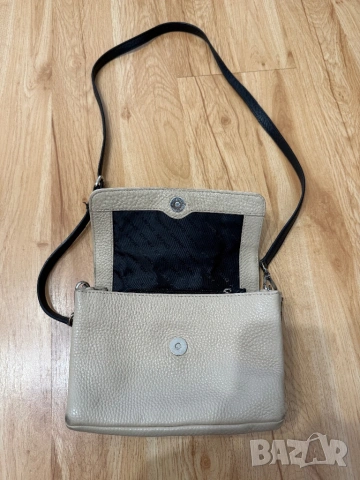 DKNY оригинална дамска чанта от естествена кожа, снимка 7 - Чанти - 54106763