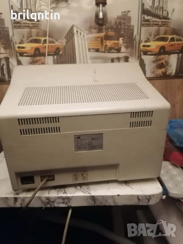 Два броя монитори за компютър Правец, снимка 4 - Монитори - 54066136