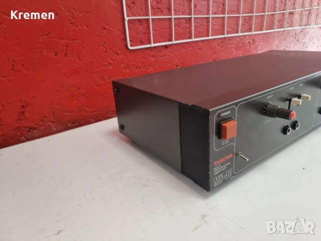 Усилвател за слушалки.TASCAM MH-40, снимка 4 - Ресийвъри, усилватели, смесителни пултове - 54698907