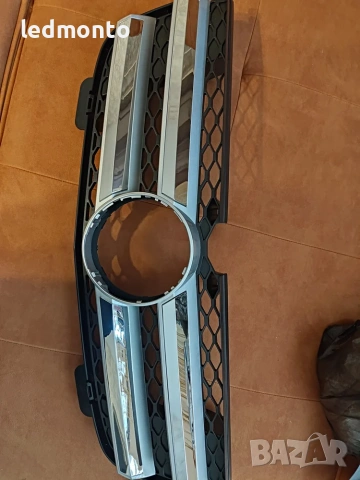 Предна Централна Решетка Mercedes GL X164 (2007-2009), снимка 4 - Части - 55179266