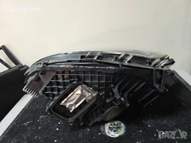 Десен фар за Mercedes GLA W247 в добро състояние., снимка 10 - Части - 54430138
