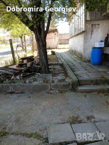 Продавам масивна триетажна къща с двор , снимка 7 - Къщи - 54412396