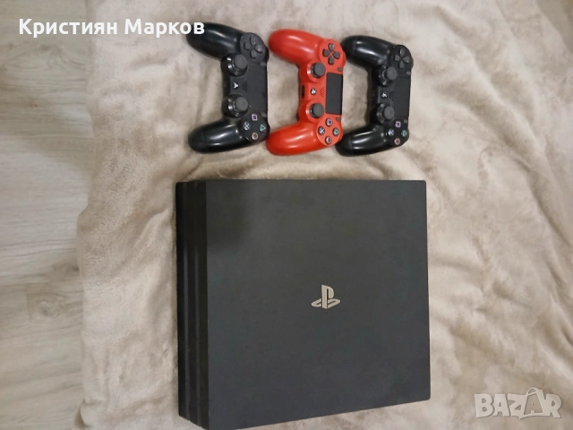 Плейстейшън 4 про 1T с 3 джойстика, снимка 2 - PlayStation конзоли - 54844200