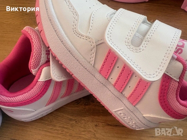 Adidas нови сандали 25 номер и маратонки 25,5, снимка 2 - Детски сандали и чехли - 54571191