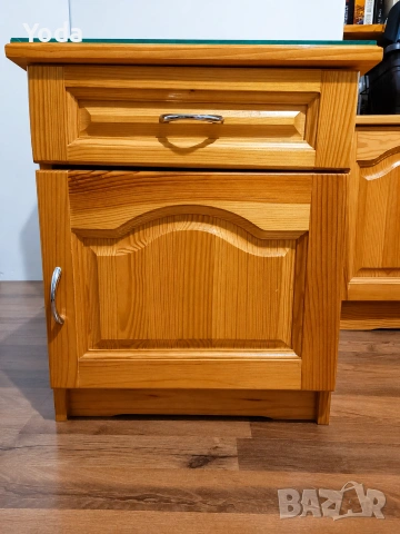 Нощно шкафче от масив чам 50х43,5х33 см
