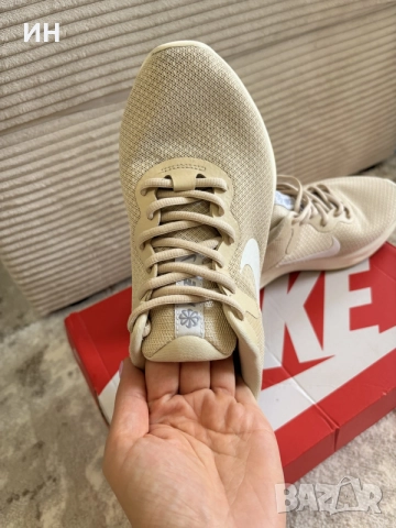 Оригинални маратонки Nike, снимка 8 - Маратонки - 55556211